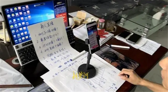 致富卖养蚕蚕茧为什么不卖_养蚕致富新出路_致富经养蚕不为卖蚕茧