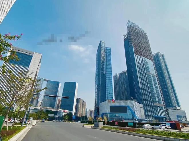 孔雀养殖场视频_孔雀养殖致富视频_孔雀养殖视频每日农经
