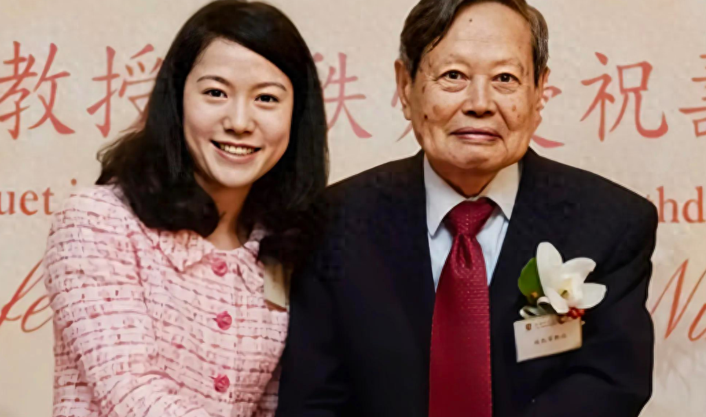 主持人问杨振宁:您逝世之后 翁帆要怎么办?杨振宁的回答太清醒了