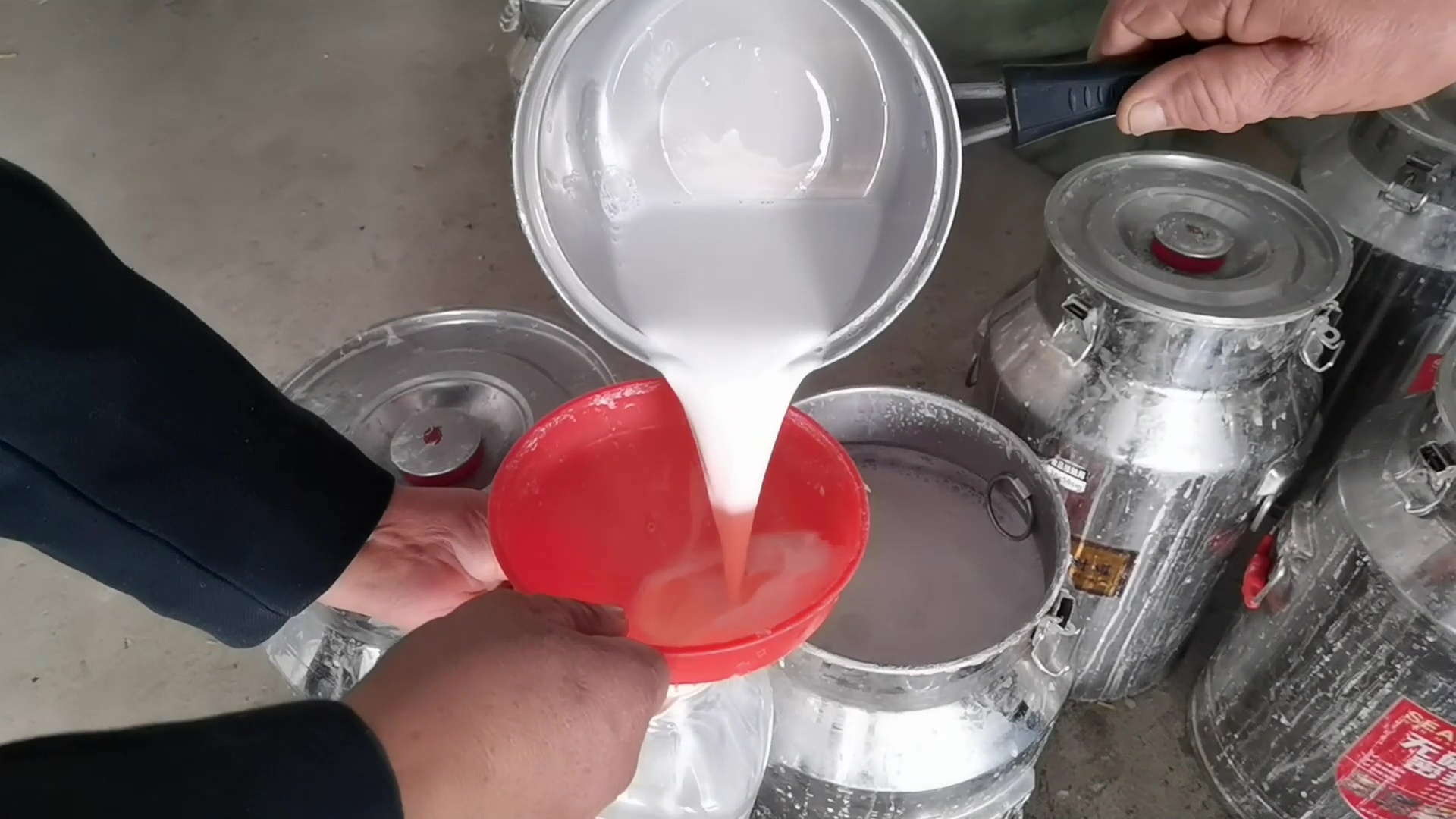 创业致富的养殖方法有_致富养殖什么最赚钱_养殖致富之路