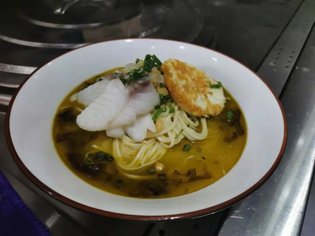 脆肉罗非养殖成本_脆肉罗非鱼专用饲料_致富经脆肉罗非鱼养殖