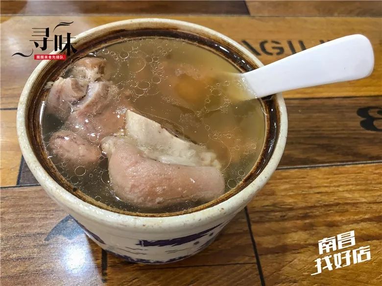 致富经报道烤猪蹄_致富经猪蹄视频_致富猪蹄报道文案