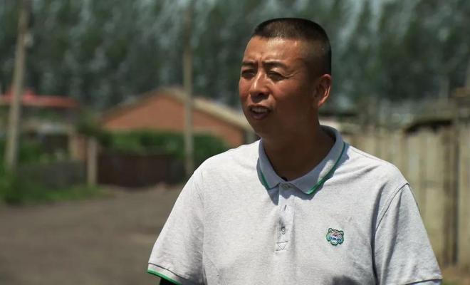 巨型鲶鱼养殖_长江最大鲶鱼200斤_致富经养殖长江大口鲶鱼