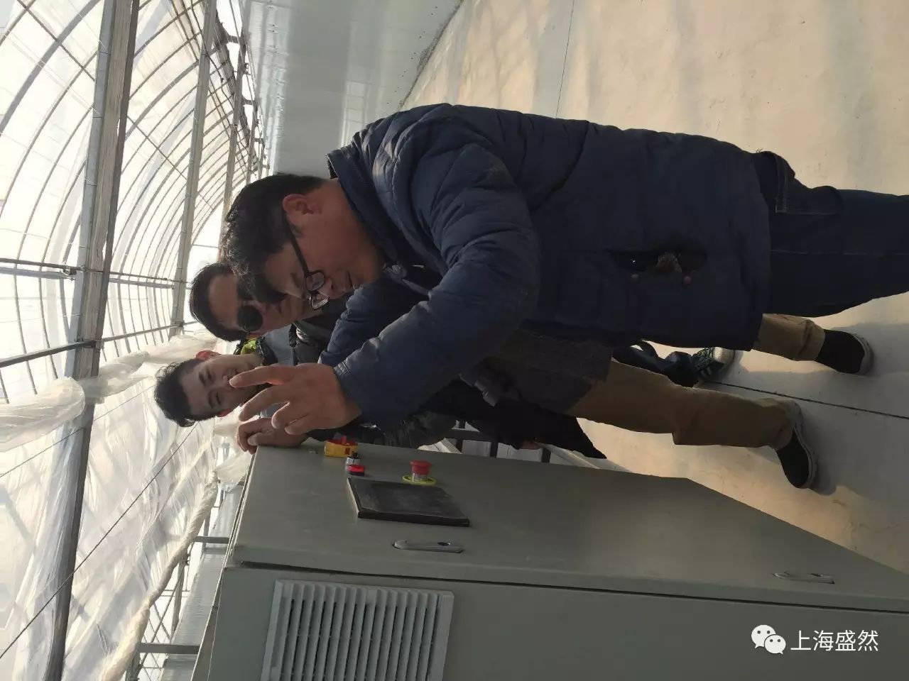 牛粪养蚯蚓挣钱吗_养蚯蚓的牛粪怎么处理_鲜牛粪养殖蚯蚓技术