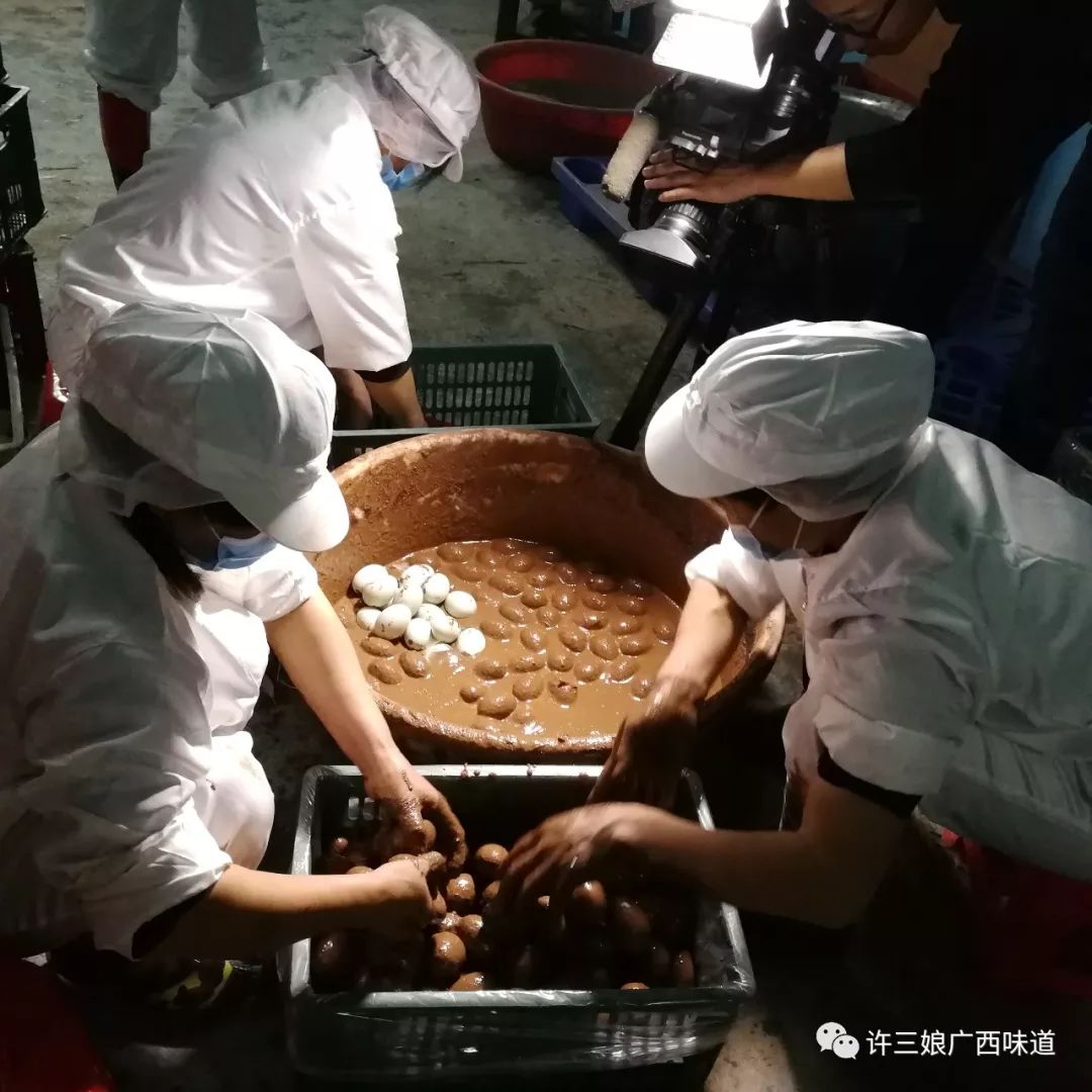 制作皮蛋最简单做法_致富经皮蛋制作_皮蛋制作教程视频