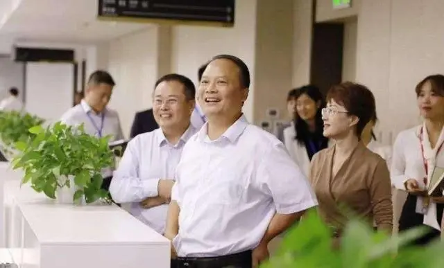 致富养殖项目_养殖鱼致富_致富养鱼视频