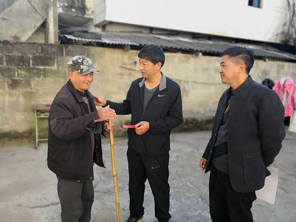 致富标兵评选推选事迹_烟叶种植致富标兵_雪茄烟叶种植到制作雪茄视频