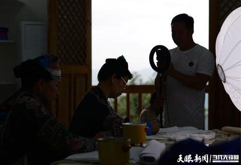 果农致富_侗乡种植致富果_白领种植蘑菇致富