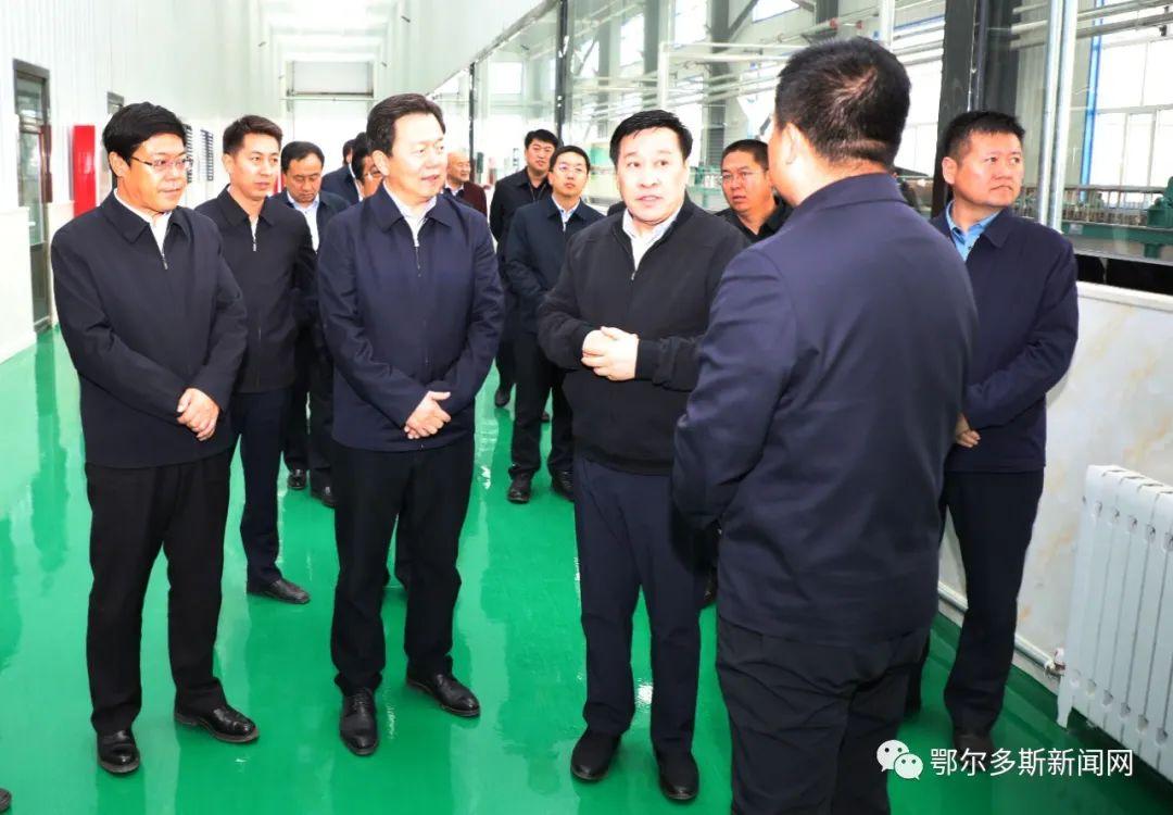 牛俊雁深入伊金霍洛旗调研产业发展、乡村振兴工作