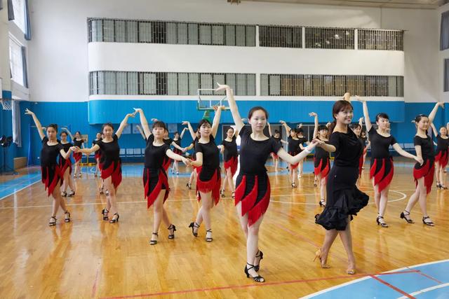 高中优秀学生经验分享_优质高中生学习经验_高考优秀学生经验分享