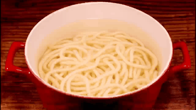 致富经土豆粉条致富_土豆粉条加工技术_农村手工土豆粉做粉条的做法