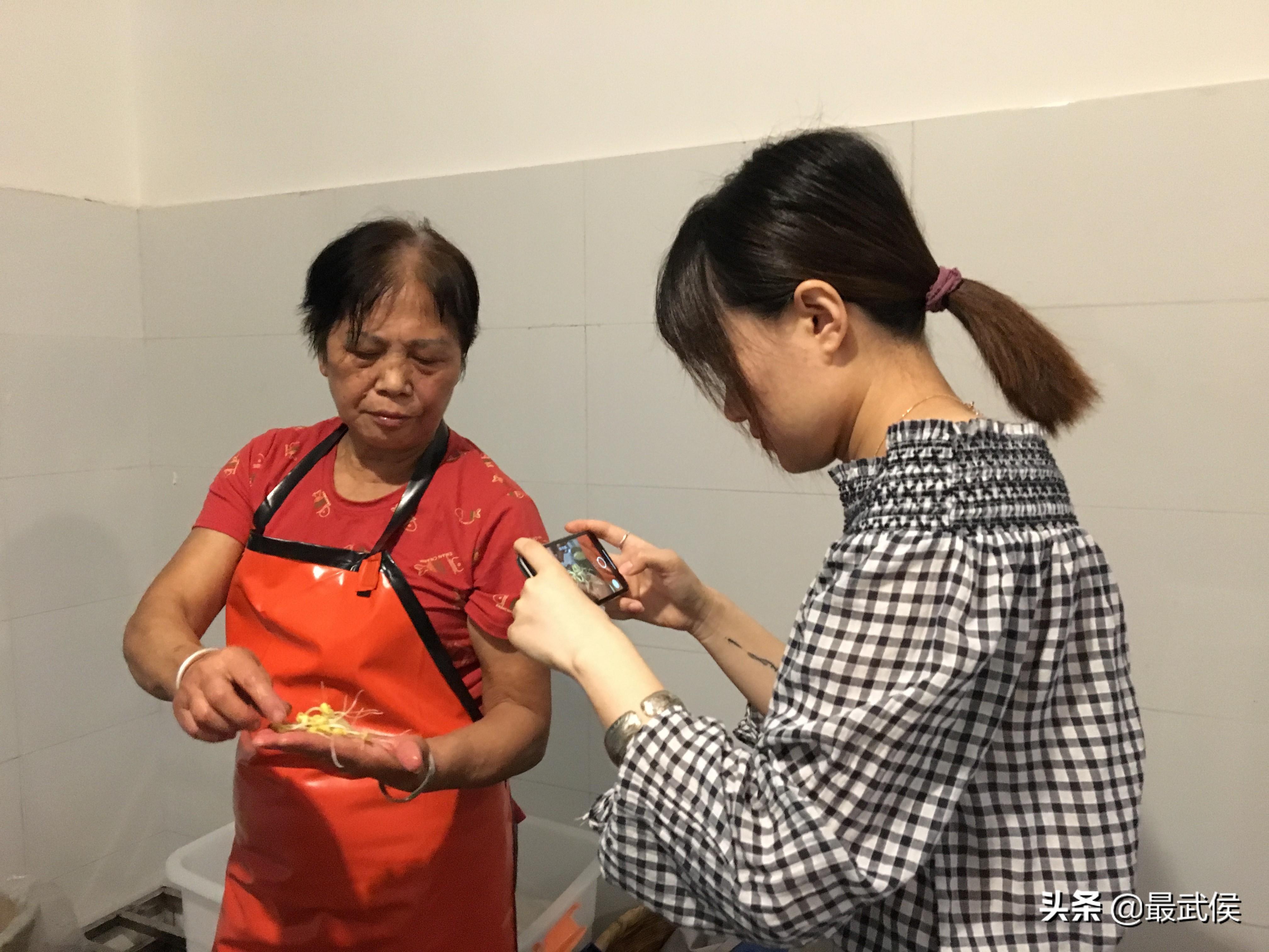 致富经有豆芽视频_致富经豆芽工厂化生产视频_豆芽创业致富