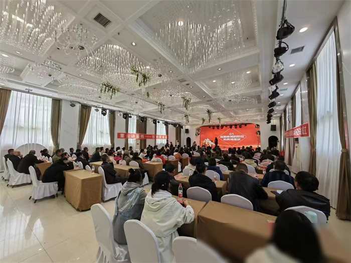 致富经养产蛋鸡视频全集_养殖鸡致富经视频_养鸡视频致富经