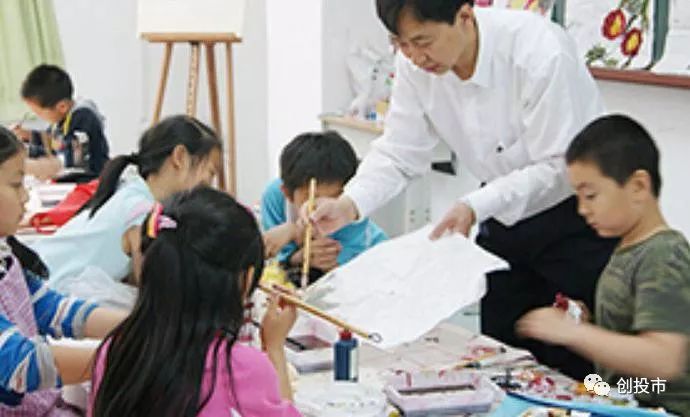 蜈蚣养殖基地图片_蜈蚣养殖技术培训学校_养殖蜈蚣效益怎么样