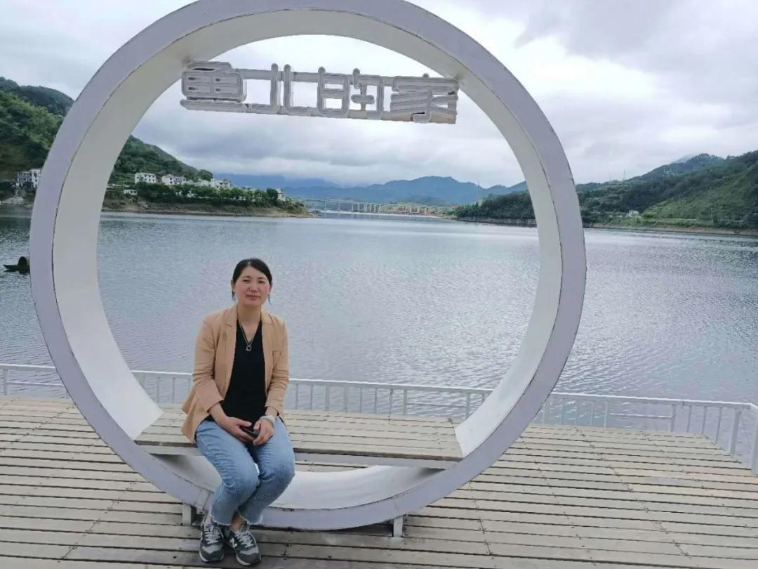 致富经河道养鱼视频_致富经养殖鱼视频_致富三农视频养鱼
