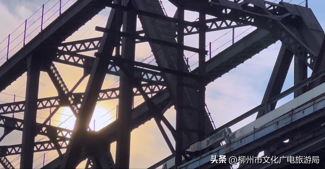 抖音上的旅游博主靠什么赚钱_抖音旅游类博主_抖音旅游优质博主经验