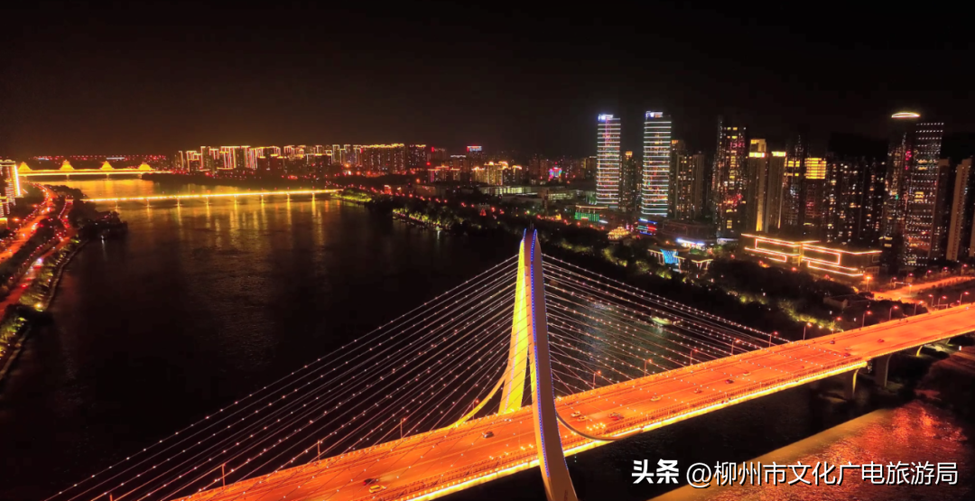 抖音上的旅游博主靠什么赚钱_抖音旅游类博主_抖音旅游优质博主经验