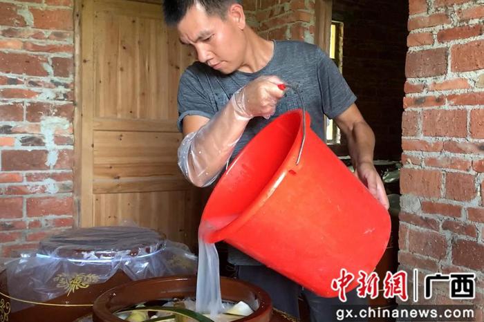 酸的腌制方法和配料_酸腌菜制作方法_腌酸致富经