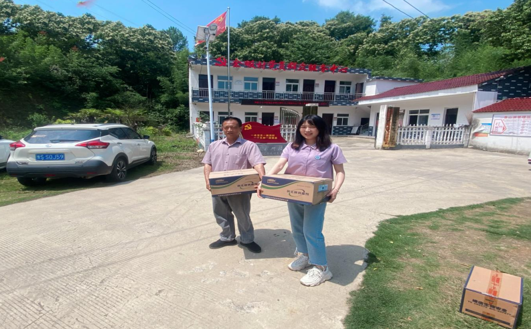 传统圆桶蜜蜂养殖技术_圆桶养蜂取蜜方法_圆桶蜜蜂怎么养