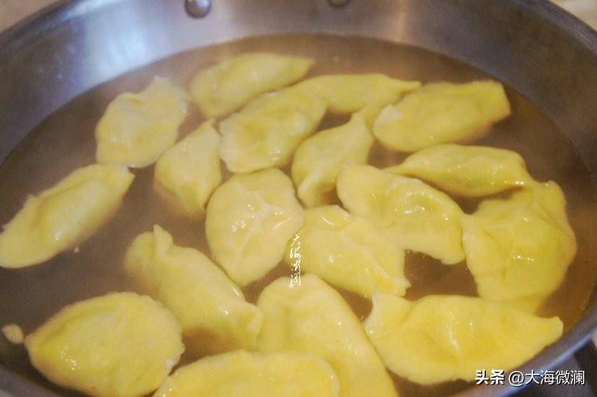 致富经黑猪肉饺子_致富猪肉饺子黑了能吃吗_黑猪肉包饺子