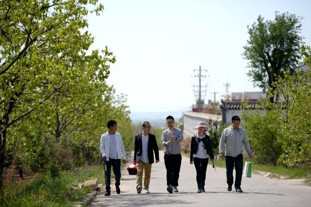 河南种甘蔗一亩地能产多少斤_河南甘蔗种植致富_河南种植甘蔗视频
